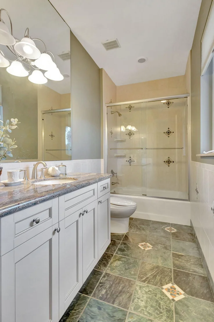 Photo of 2330 Tecumseh Circle