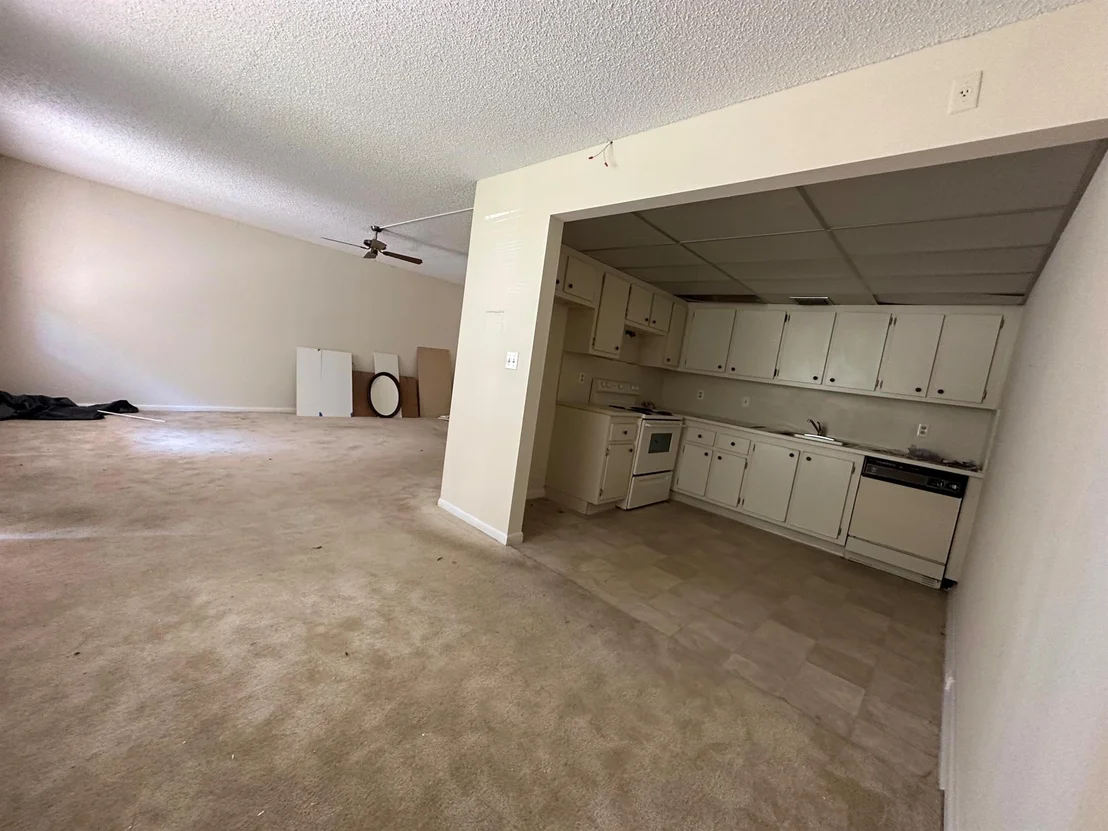 Photo of Unit E1 at 1904 Bermuda Circle