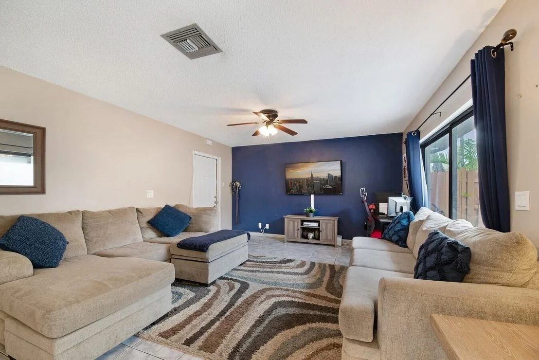 Photo of 2075 SW 24th Circle