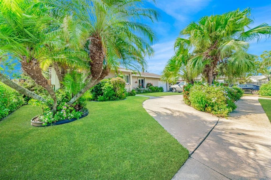 Photo of 10142 Windtree Lane N