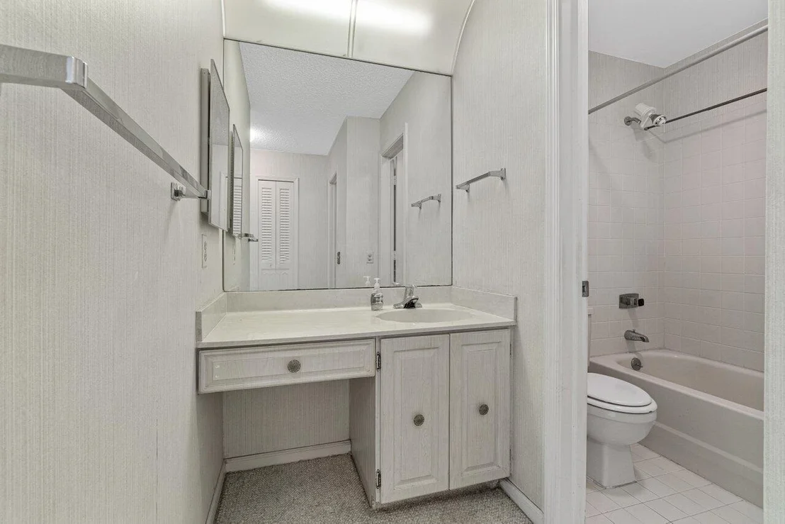 Photo of Unit B at 4820 Equestrian Circle