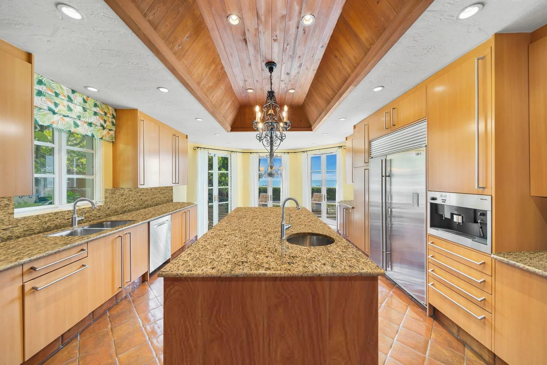Photo of 240 N Ocean Boulevard