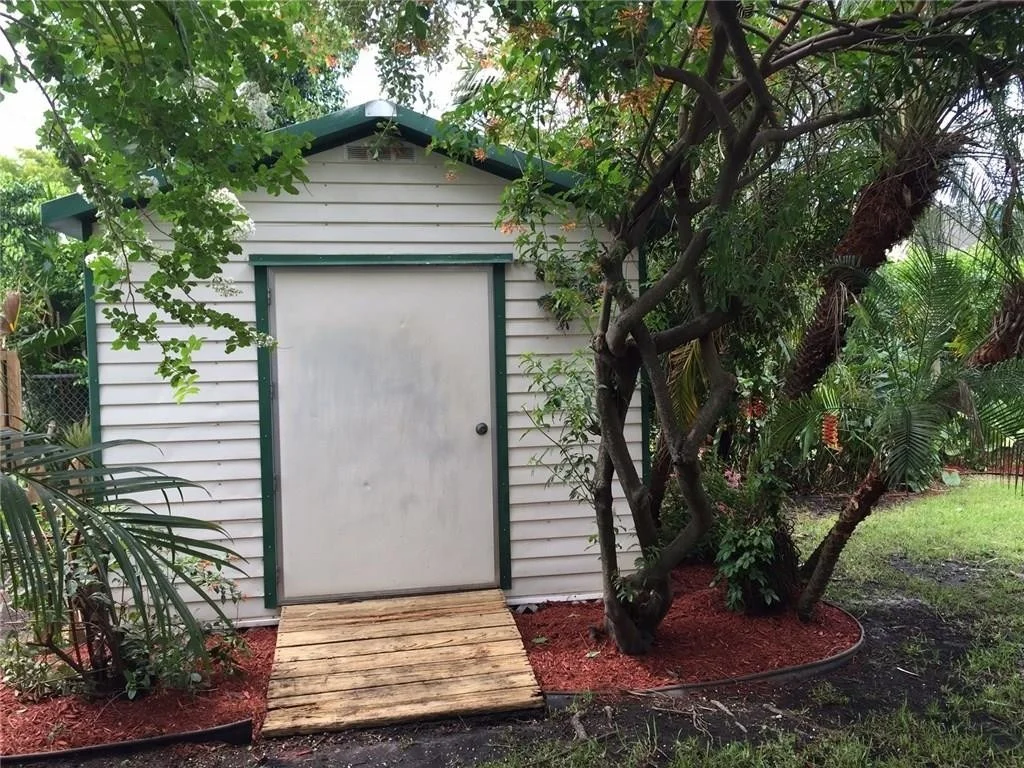 Photo of 10965 NW 1st Manor