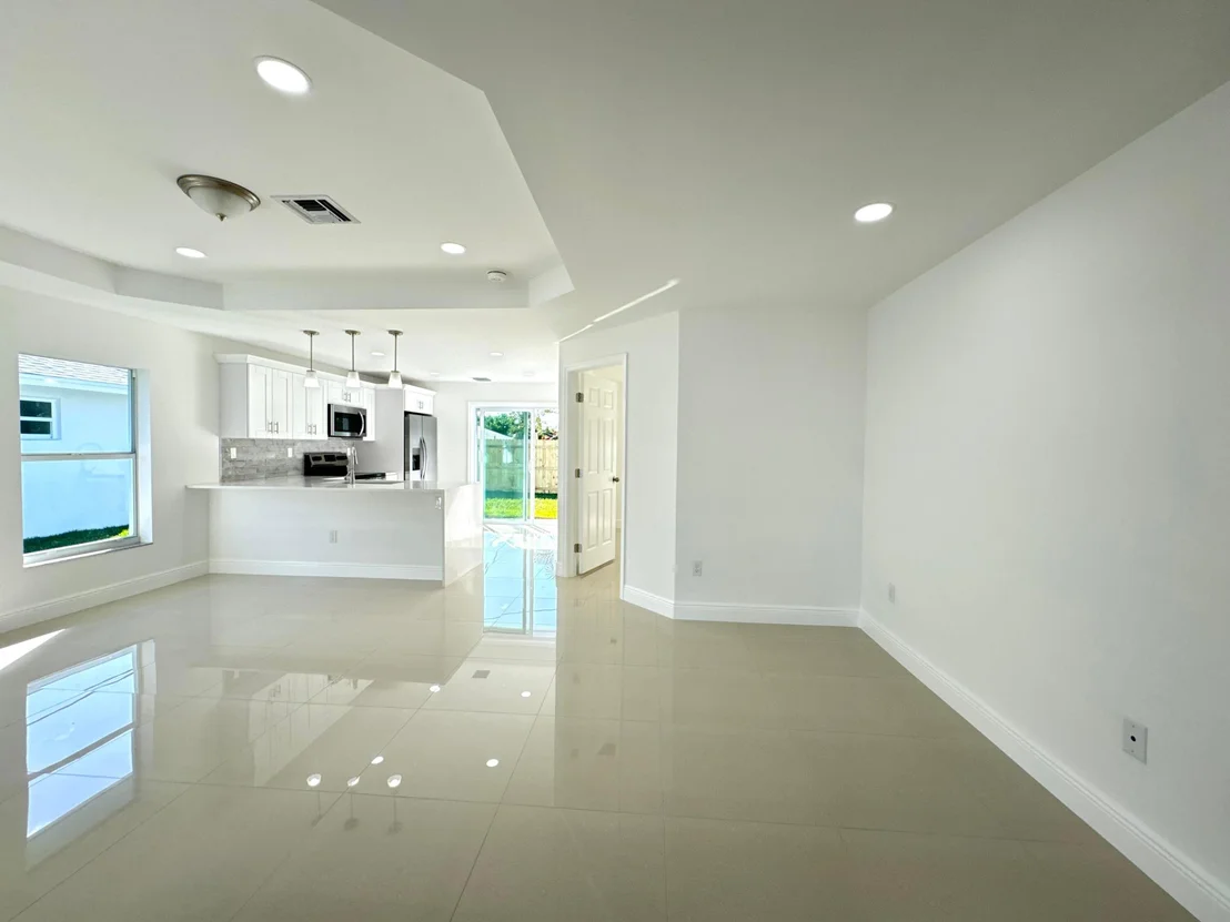 Photo of 4930 Biscayne Drive