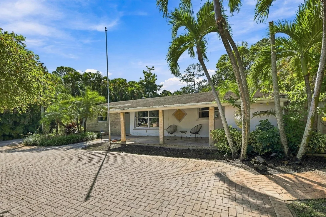 Photo of 5660 Lee Drive
