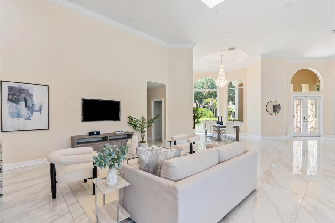 Photo of 6805 NW 70th Place