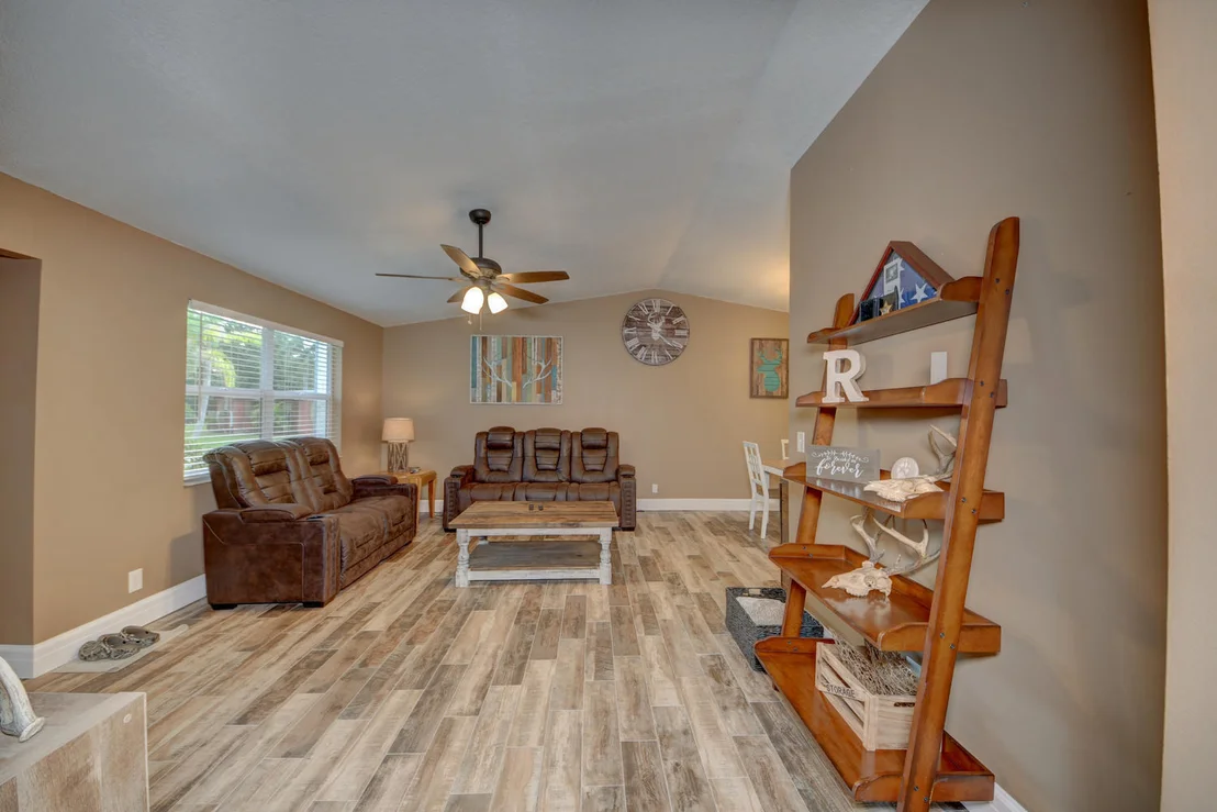 Photo of 6424 SE Thomas Drive