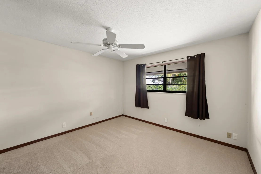 Photo of 713 Warren Drive