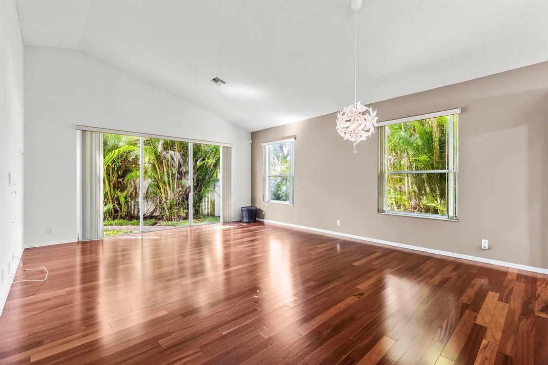 Photo of 5328 Brookview Drive