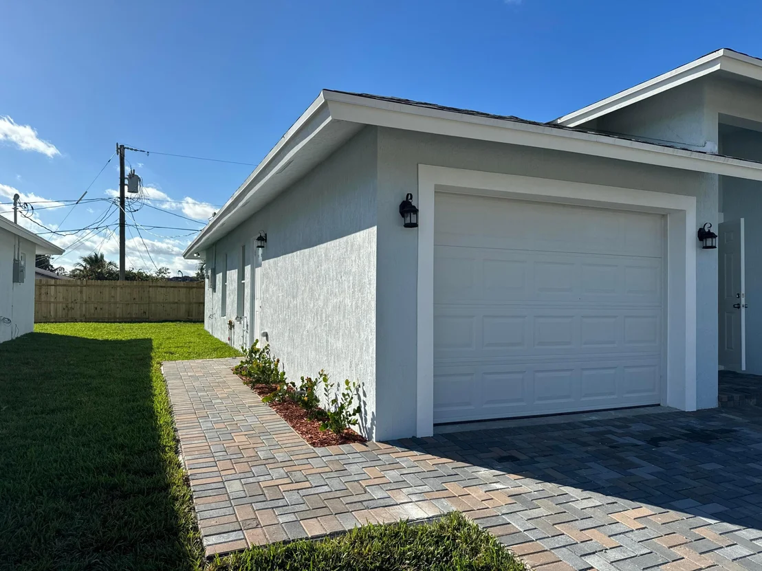 Photo of 4930 Biscayne Drive