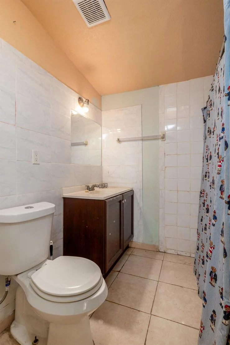 Photo of 3670 NW 27th Avenue