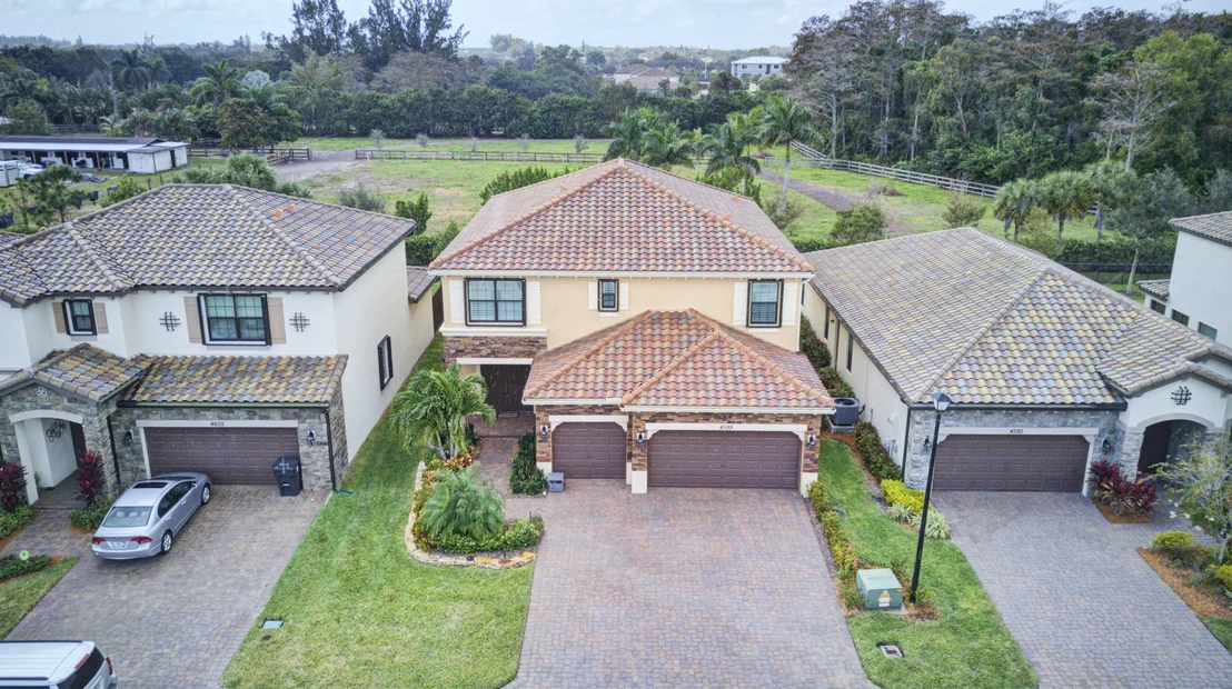 Photo of 4599 Willow Basin Way