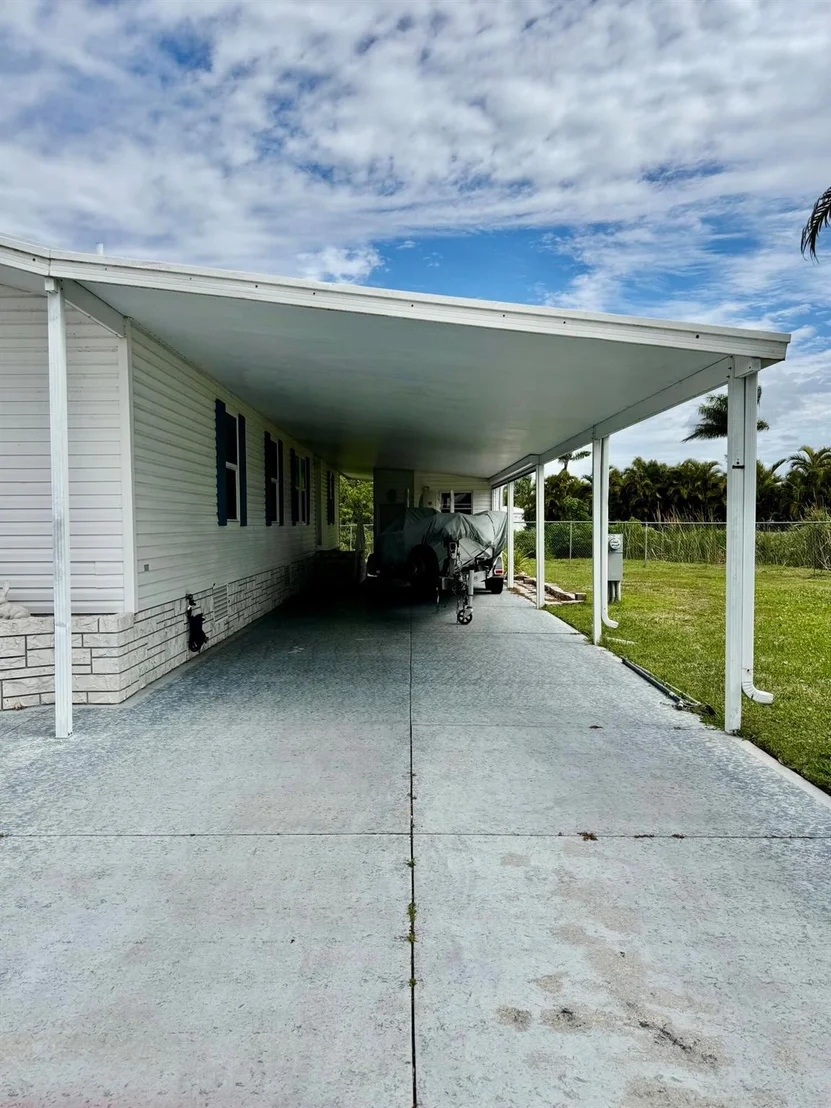 Photo of 1615 SW 35th Circle