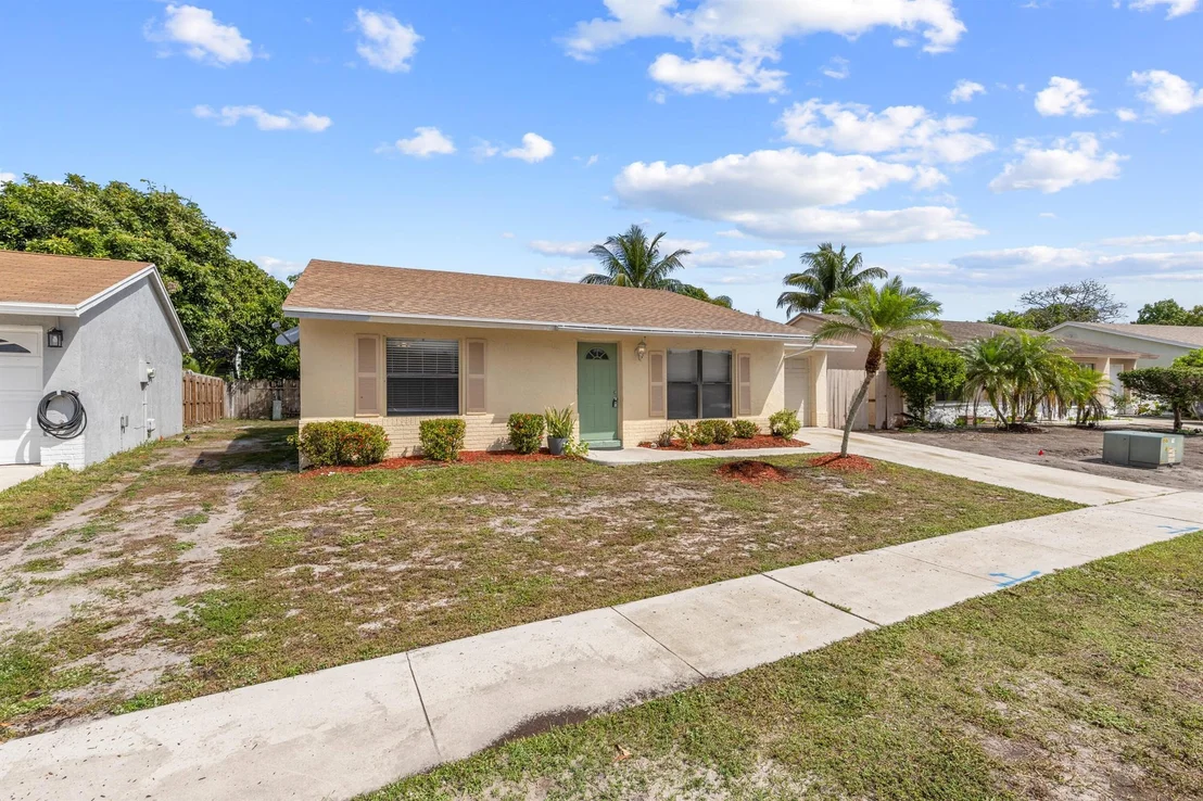 Photo of 5805 Ithaca Circle E