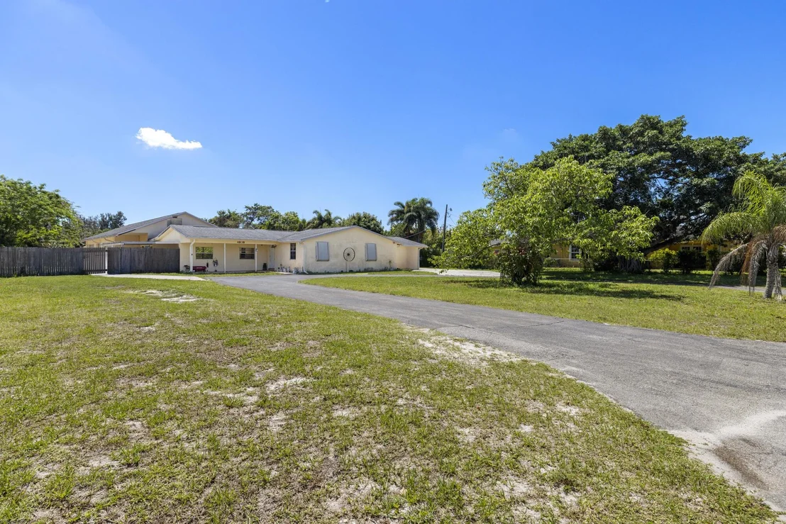 Photo of 4838 Coconut Road