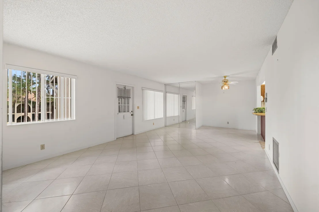 Photo of Unit B2 at 324 KNOTTY PINE Circle