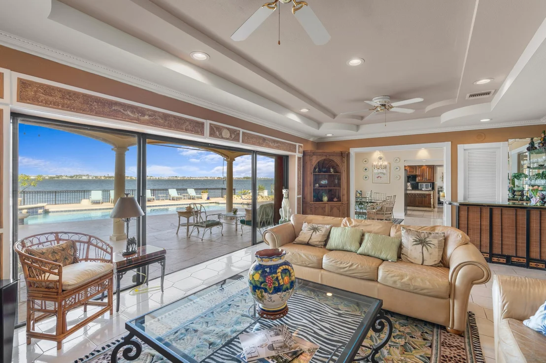 Photo of 1010 Pine Point Road