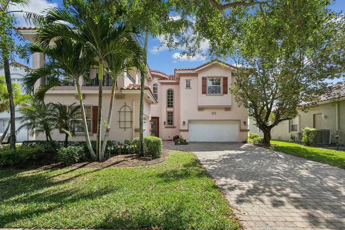 Photo of 694 Cresta Circle