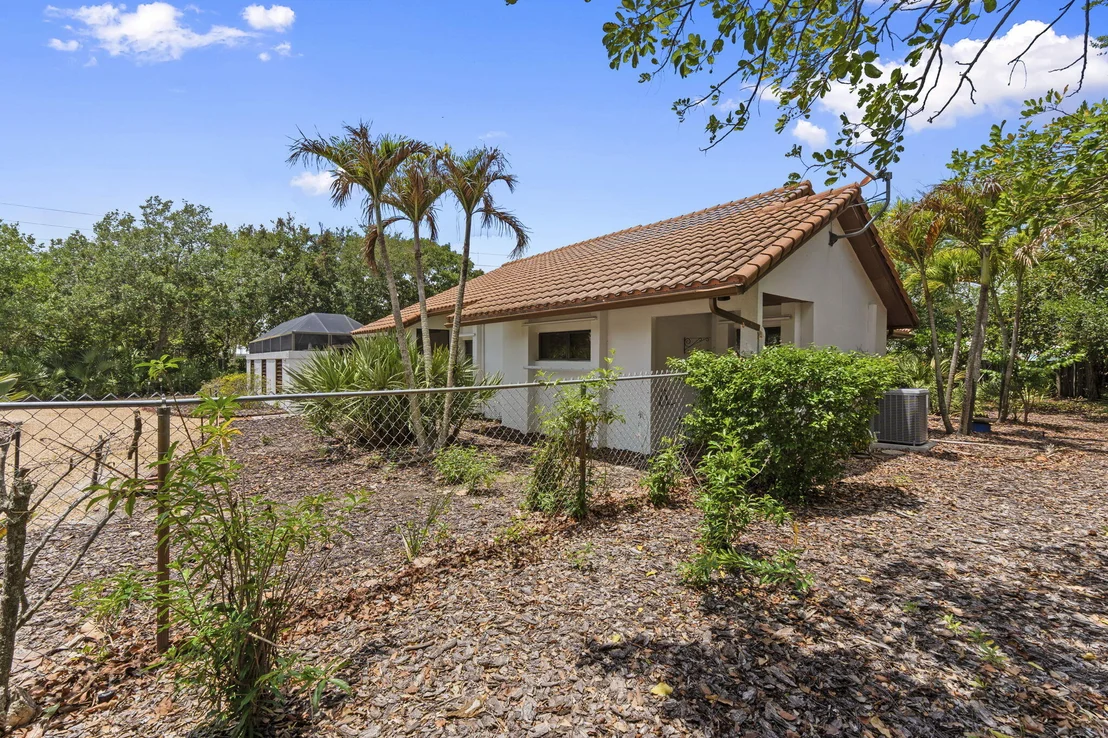 Photo of 4873 SE Bayshore Terrace