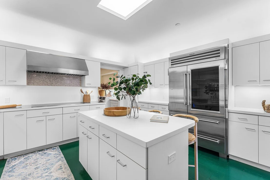 Photo of Unit NPH4 at 2 N Breakers Row Row