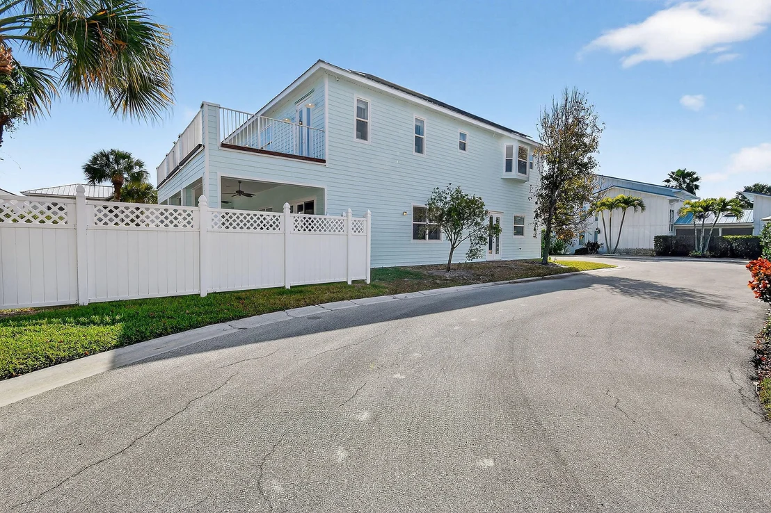 Photo of 807 Xanadu Place