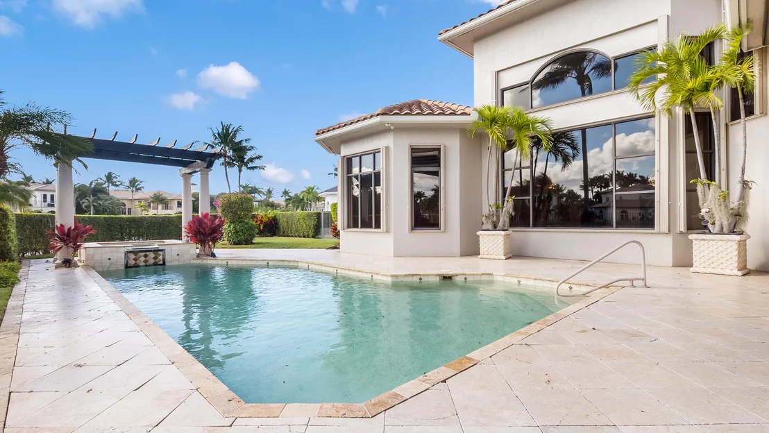 Photo of 17602 Middle Lake Drive