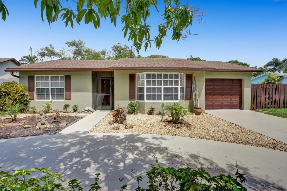 Photo of 505 Heron Drive