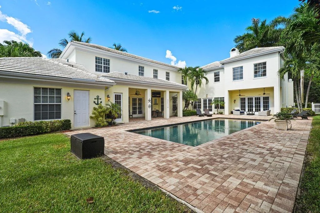 Photo of 3338 Greenway Drive