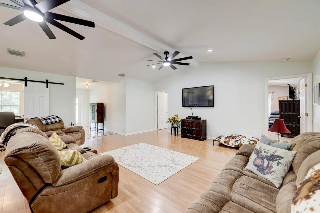 Photo of 8680 Moco Lane