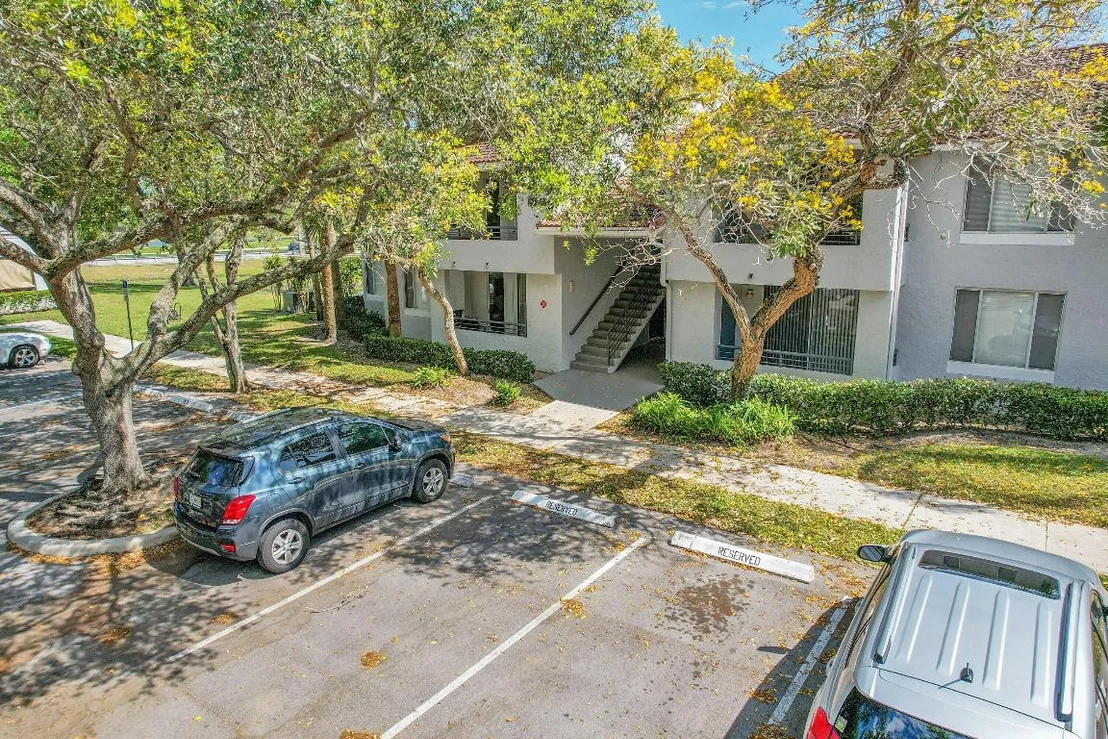 Photo of Unit 4201 at 931 Lyons Road