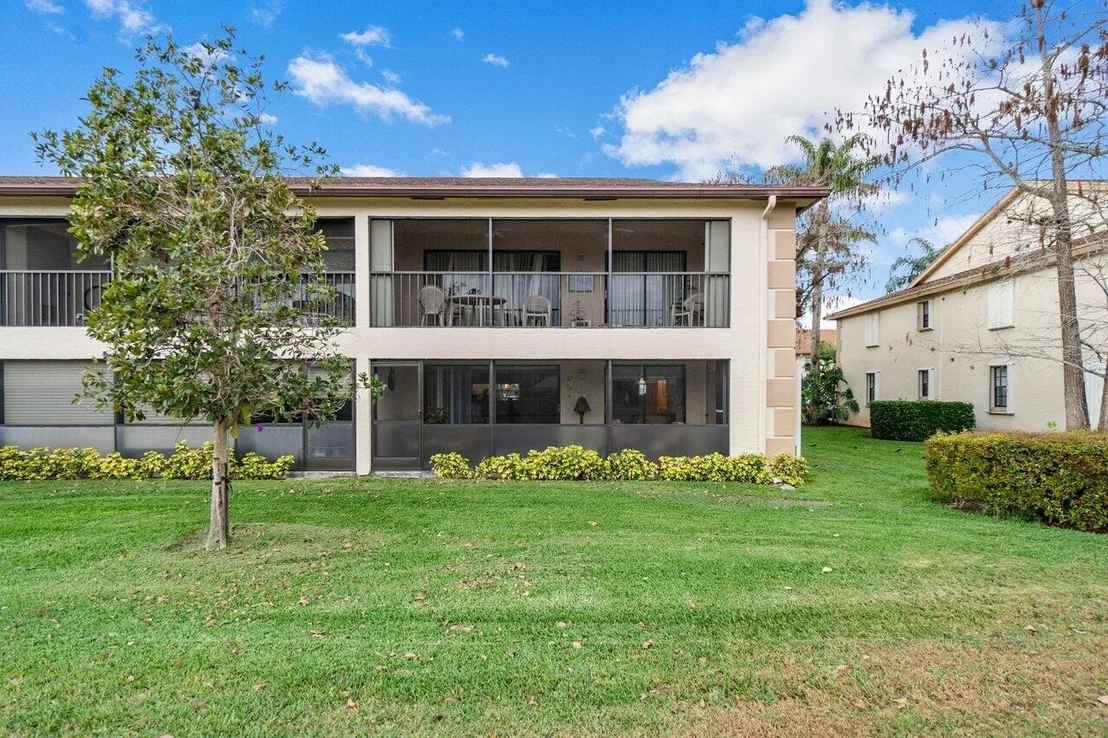 Photo of Unit A at 1501 Pinecrest Circle
