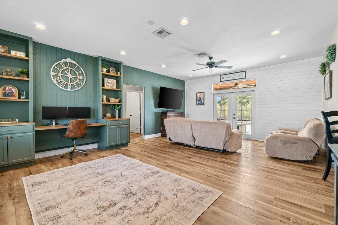 Photo of 18312 Orange Grove Boulevard