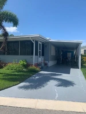 Photo of Unit 32 at 400 N A1a
