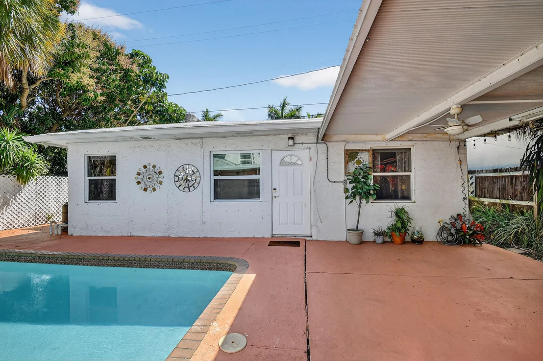 Photo of 328 Monroe Drive