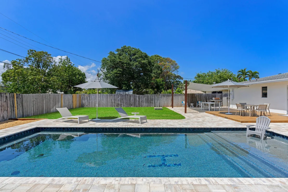 Photo of 918 SE 3RD Avenue
