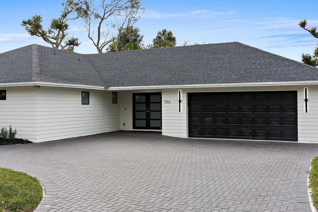 Photo of 706 Flamevine Lane