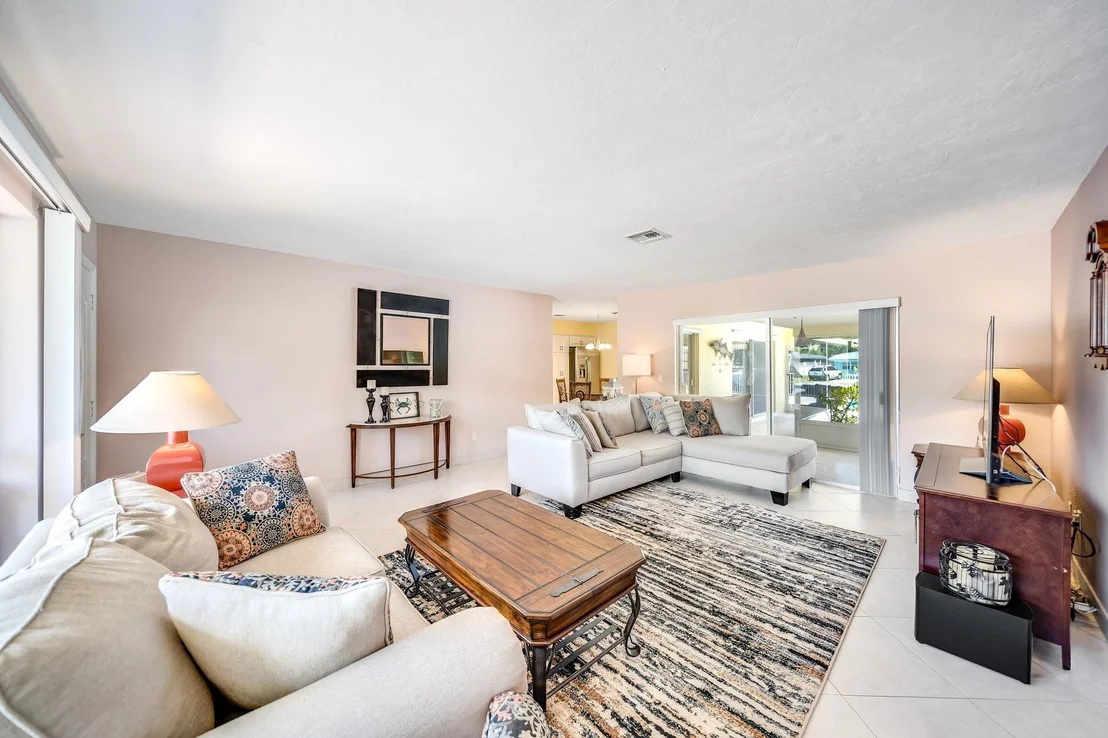 Photo of 188 SE 2nd Avenue