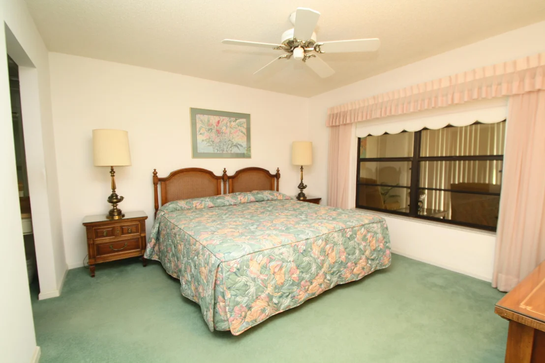 Photo of Unit F at 2 Ridgepointe Drive