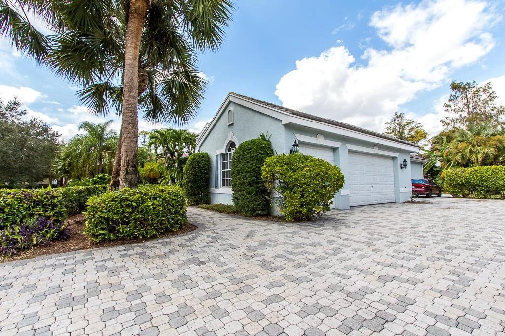 Photo of 17081 Gulf Pine Circle