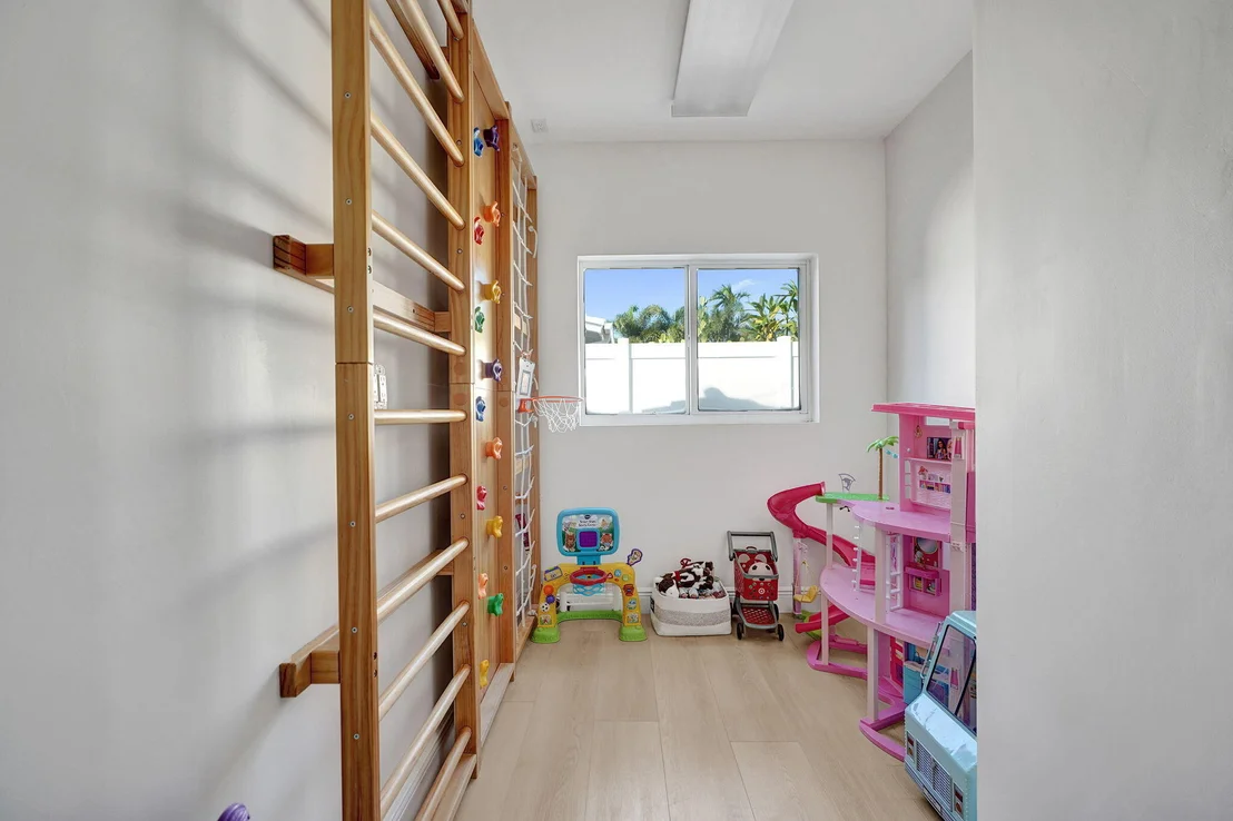 Photo of 4200 NE 22ND Terrace