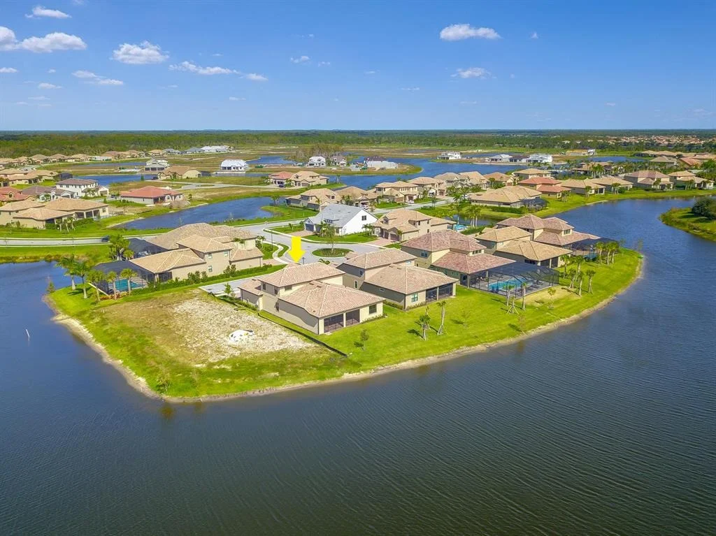 Photo of 213 Alcove Point Lane
