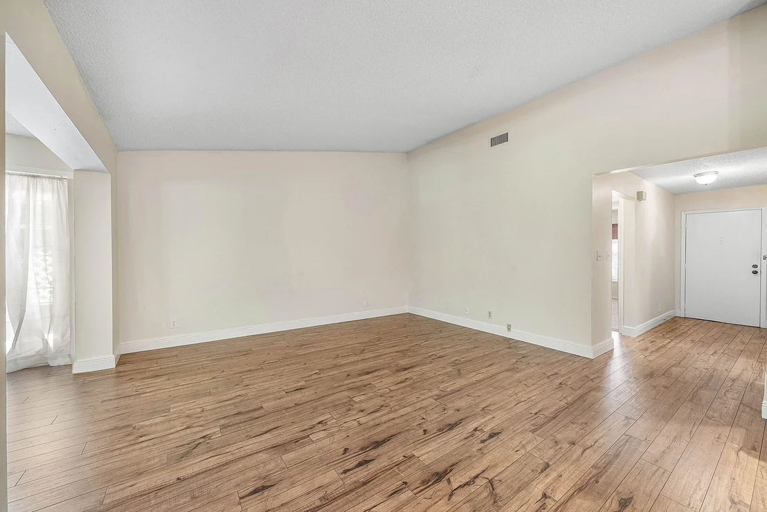 Photo of 241 DEL RIO Boulevard