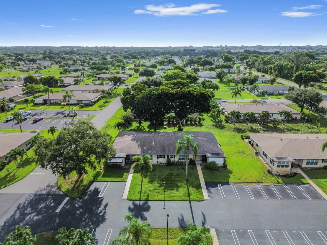 Photo of Unit A at 947 Circle Drive