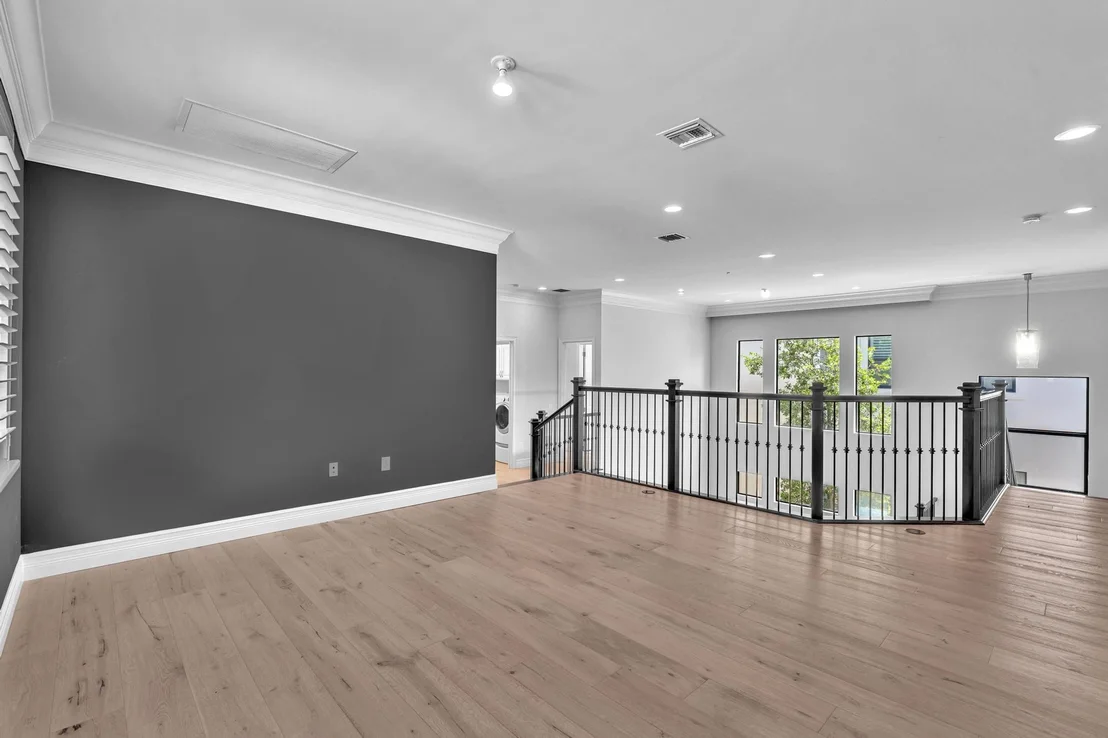 Photo of 16891 Pavilion Way