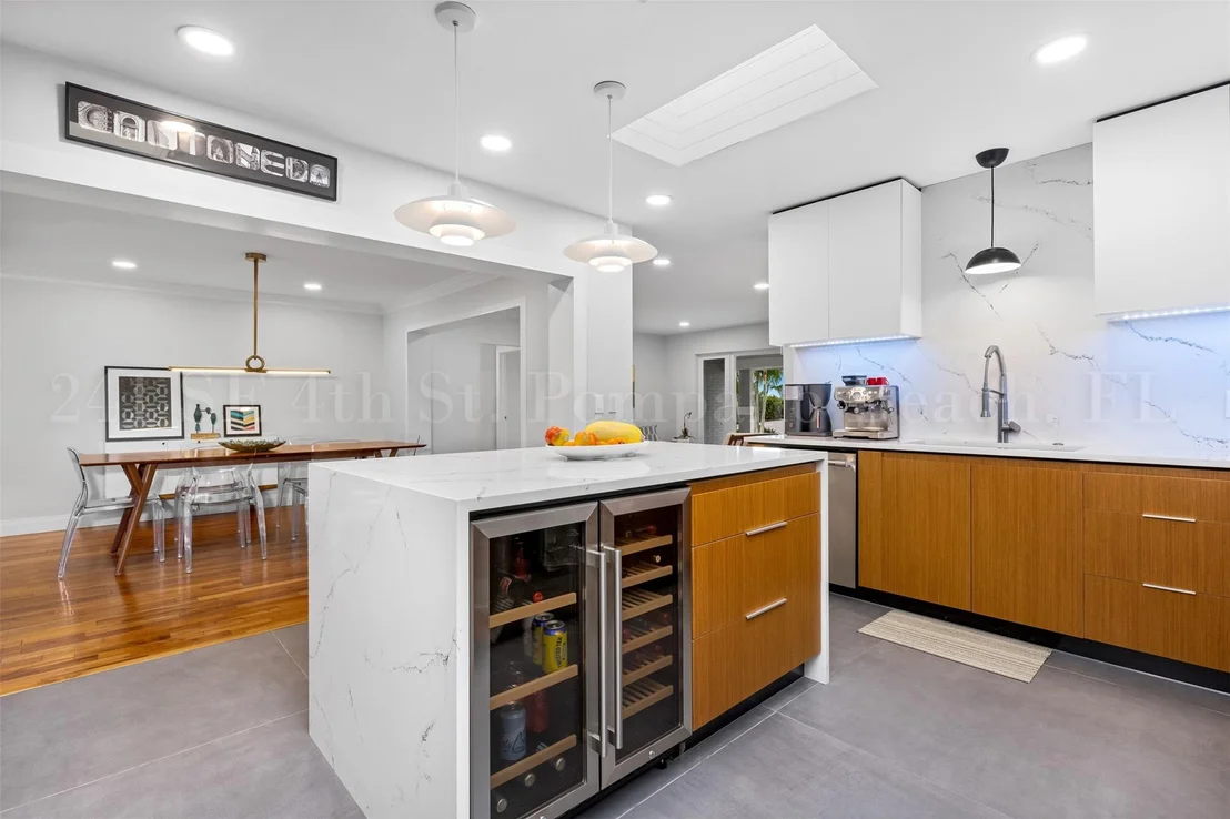Photo of 241 SE 4th Street