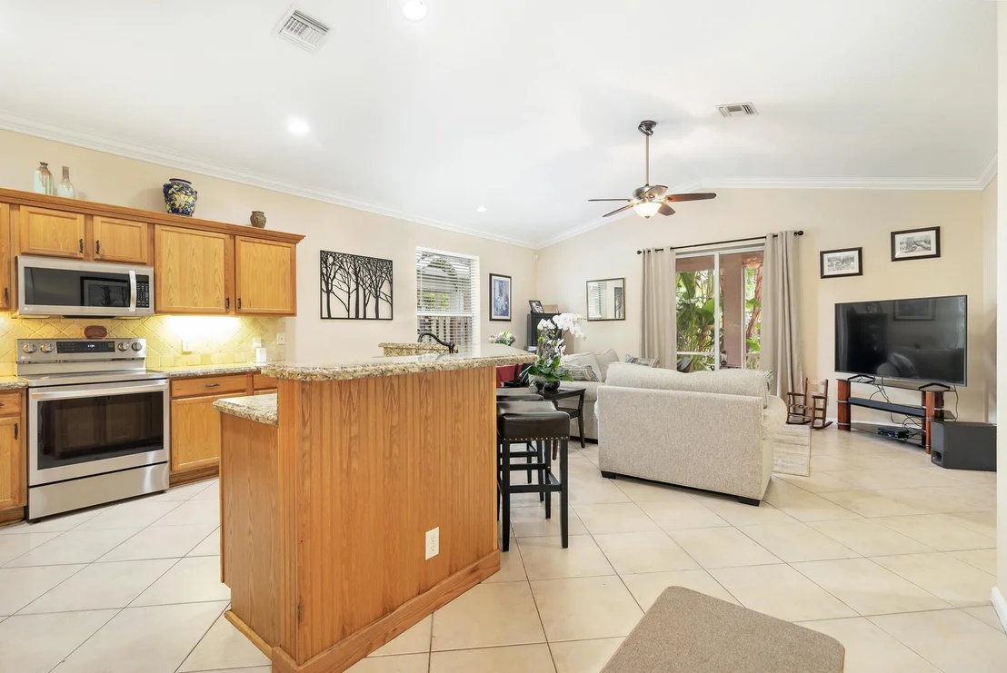 Photo of 17684 Cinquez Park Road W