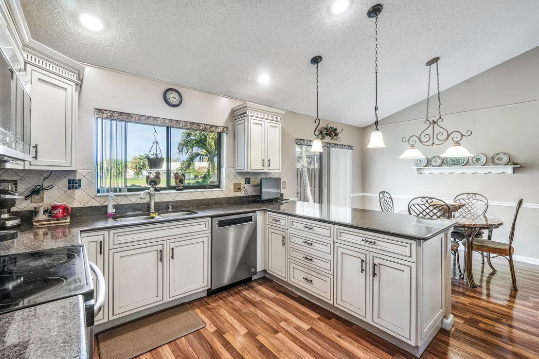 Photo of 9285 Laurel Green Drive