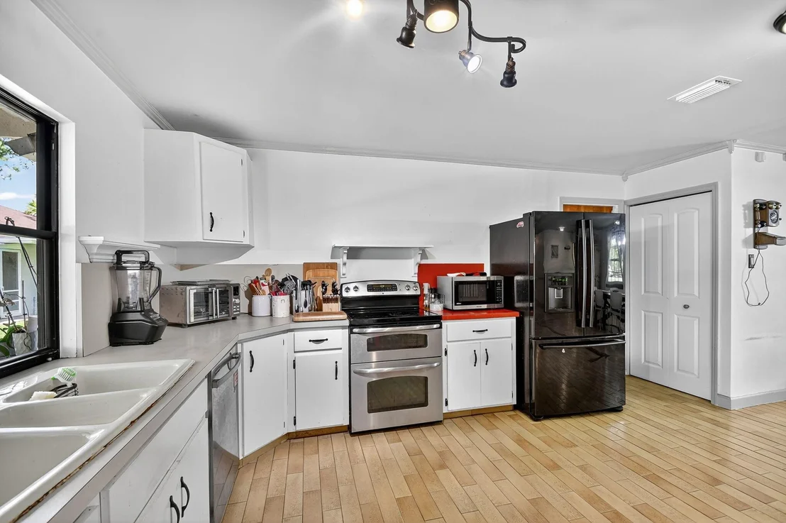 Photo of 3108 Custer Avenue