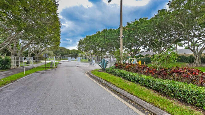 Photo of 1817 Stonehaven Drive
