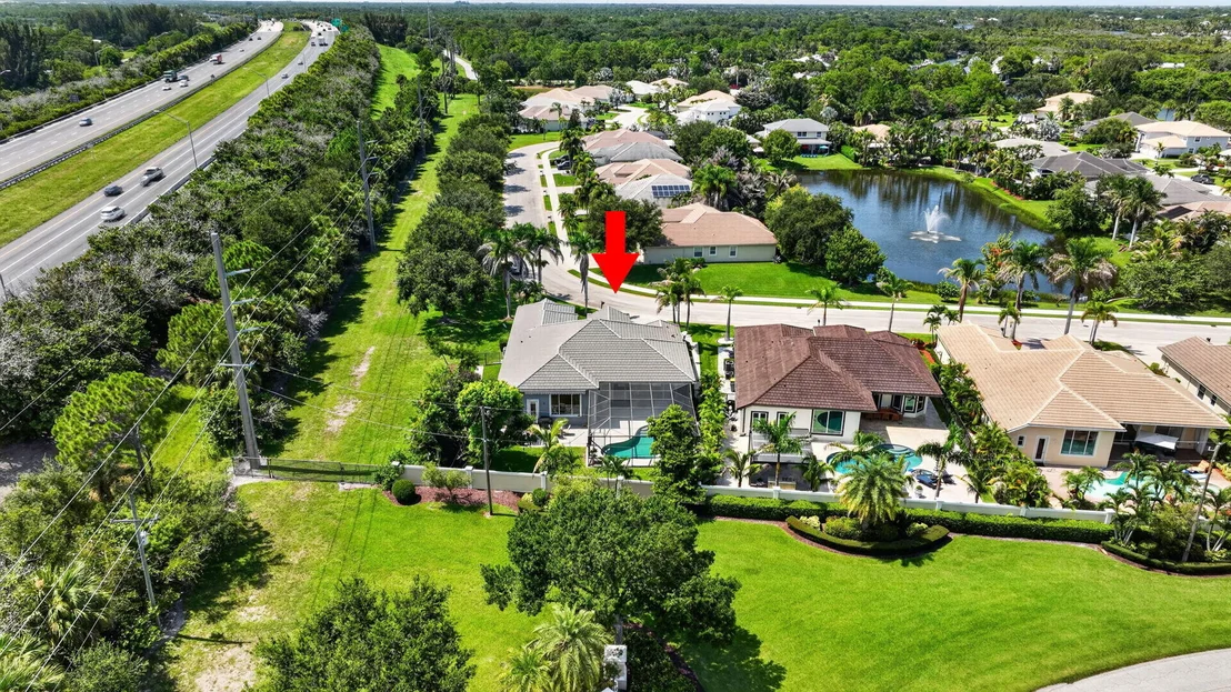 Photo of 755 SW RIVER BEND Circle
